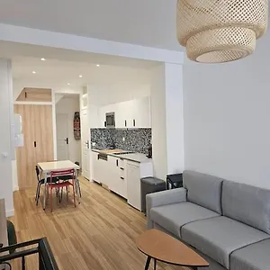 https://apt-chic-montmartre.fr-paris.fr